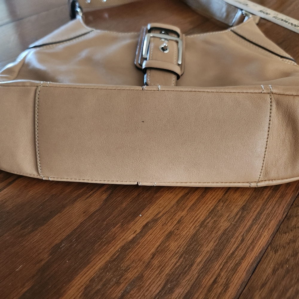 Coach Hamptons Big Buckle Medium Beige Leather Hobo F11197 - Picture 11 of 16